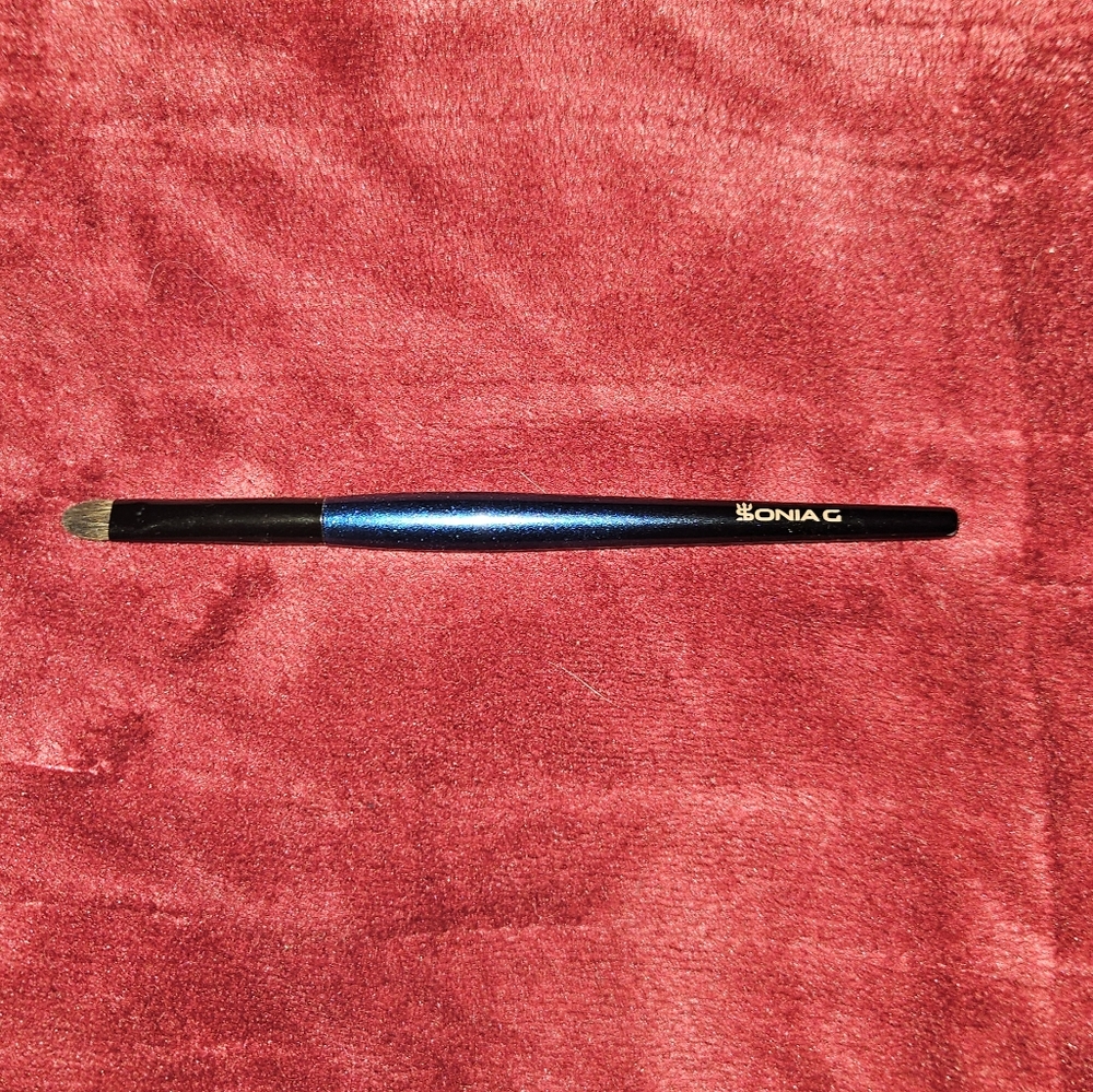 Sonia G. - Flat Definer Makeup Brush